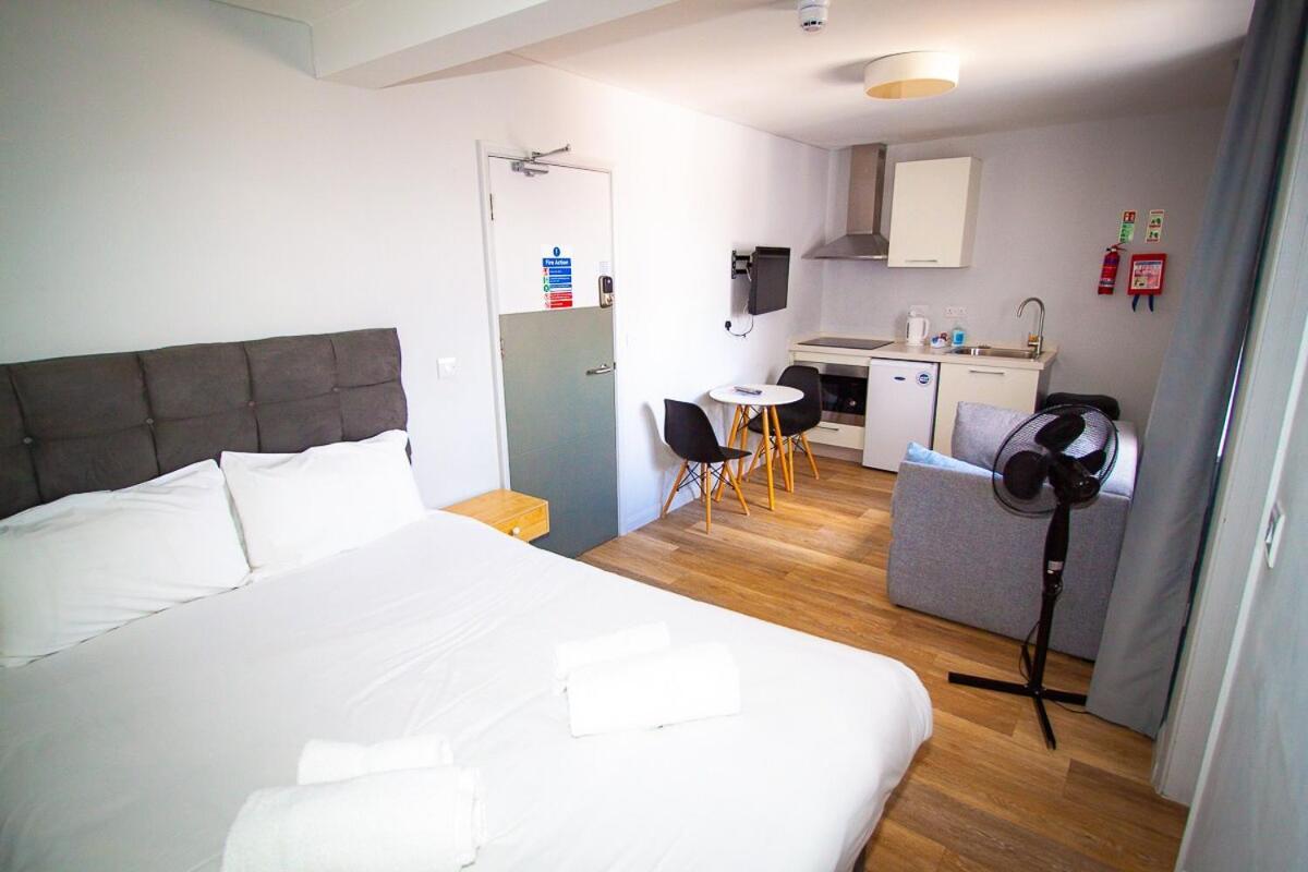 Oyo Studiotel Gy - Modern Hotel Apartments Great Yarmouth Extérieur photo
