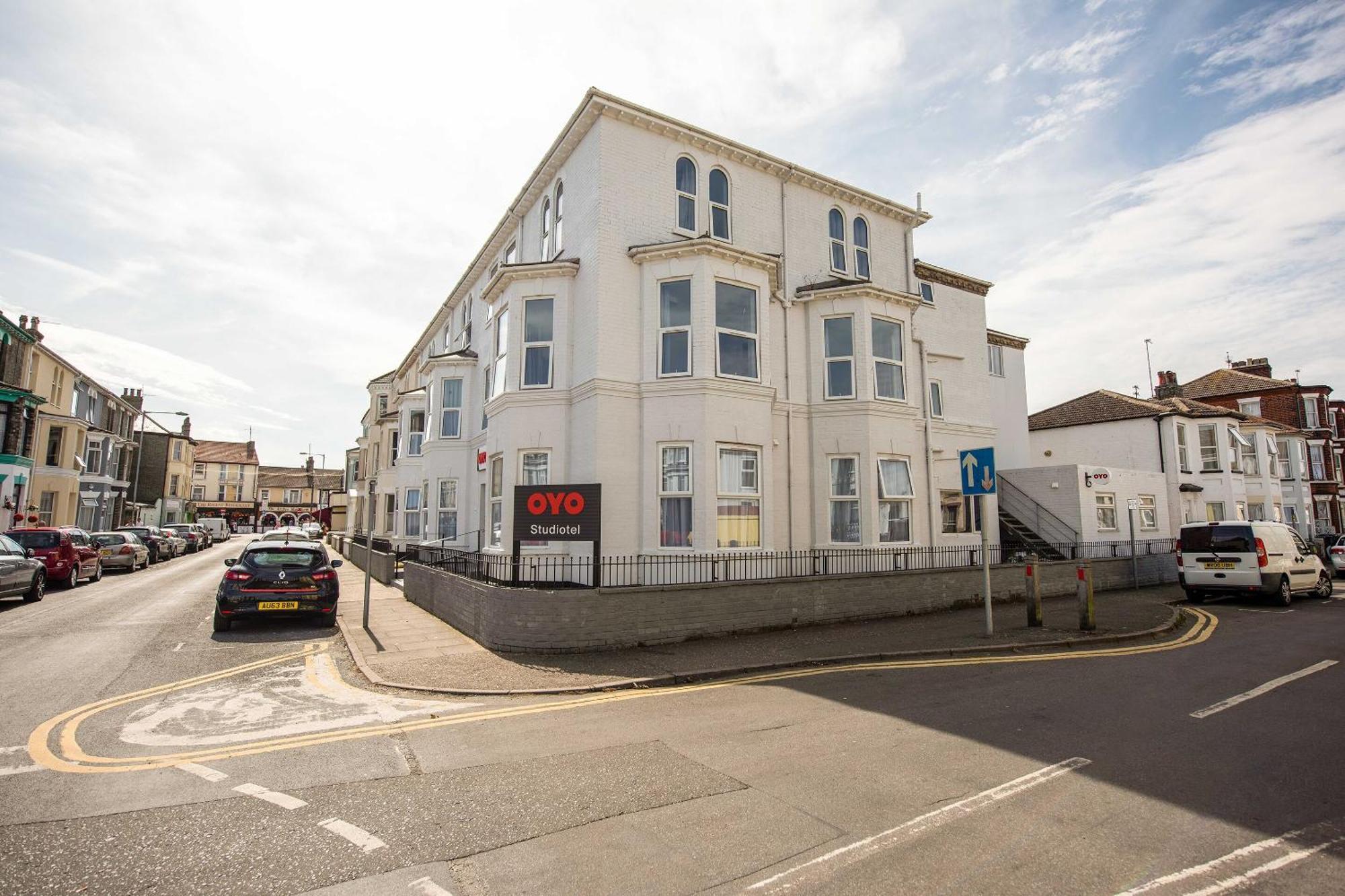 Oyo Studiotel Gy - Modern Hotel Apartments Great Yarmouth Extérieur photo